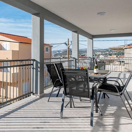 Apartments Zilic Kaštel Stari Екстериор снимка