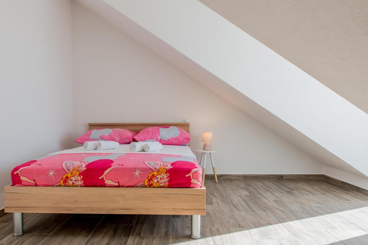 Apartments Zilic Kaštel Stari Екстериор снимка