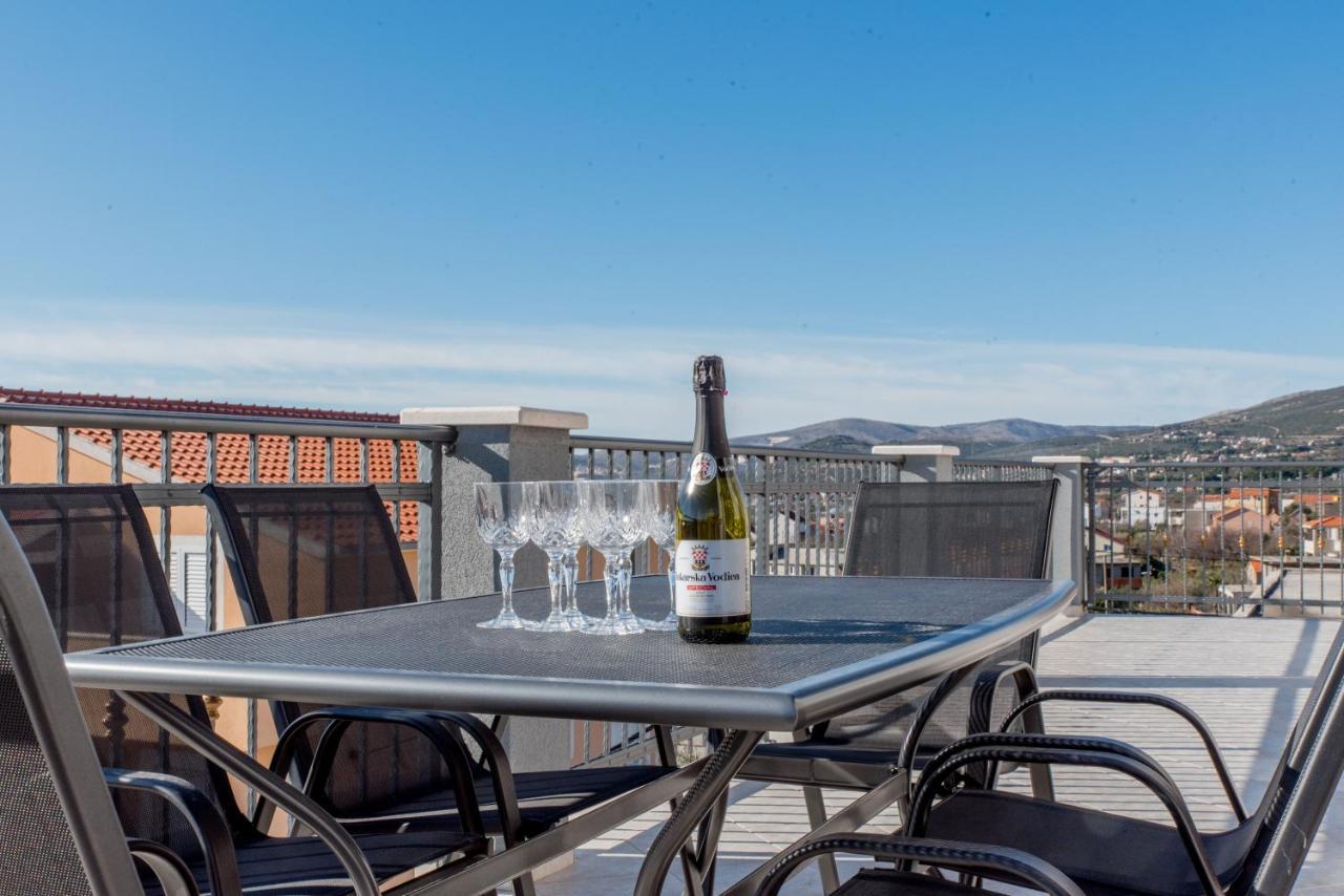 Apartments Zilic Kaštel Stari Екстериор снимка
