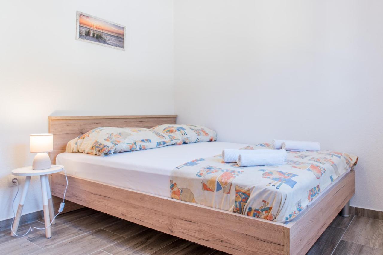 Apartments Zilic Kaštel Stari Екстериор снимка