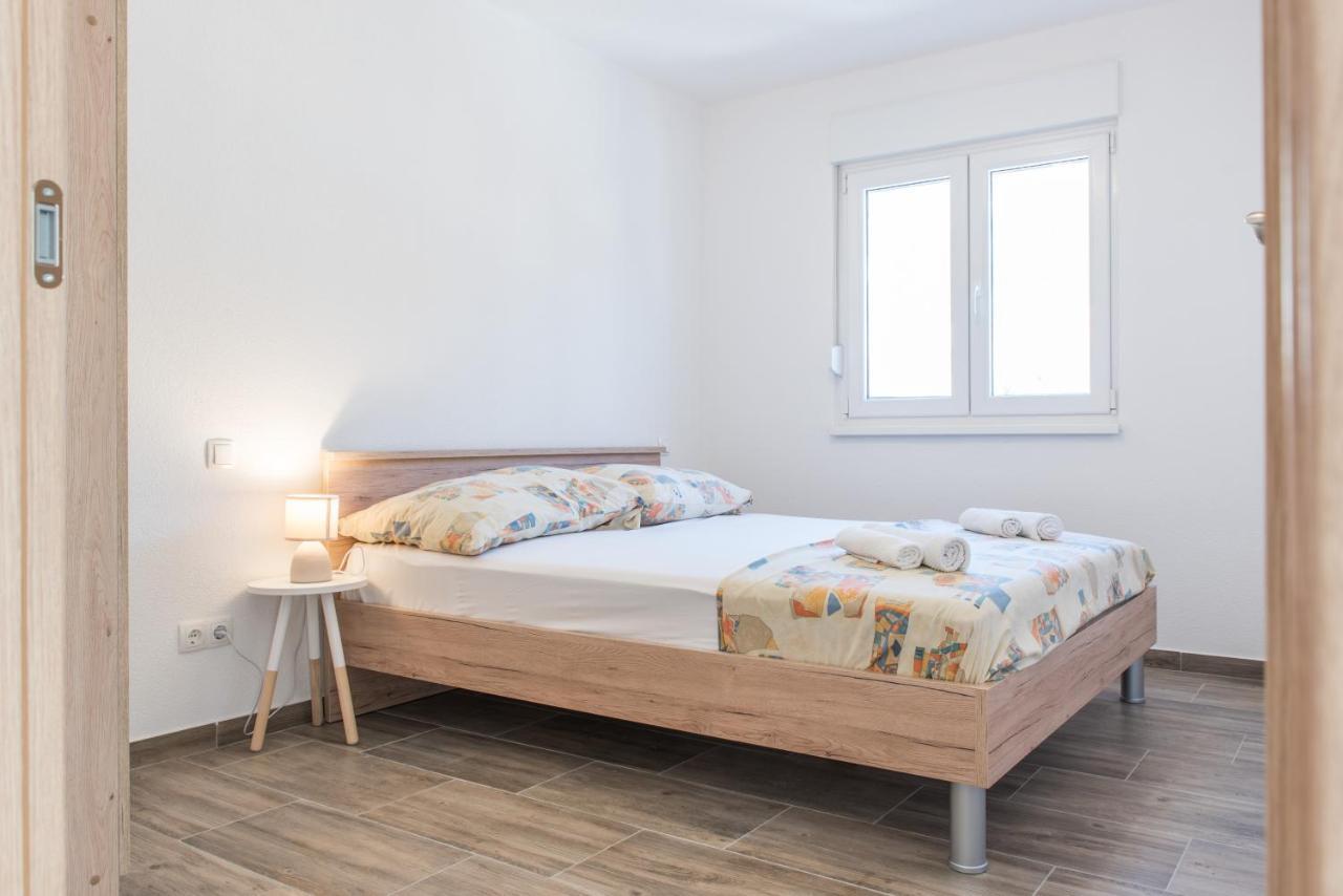 Apartments Zilic Kaštel Stari Екстериор снимка