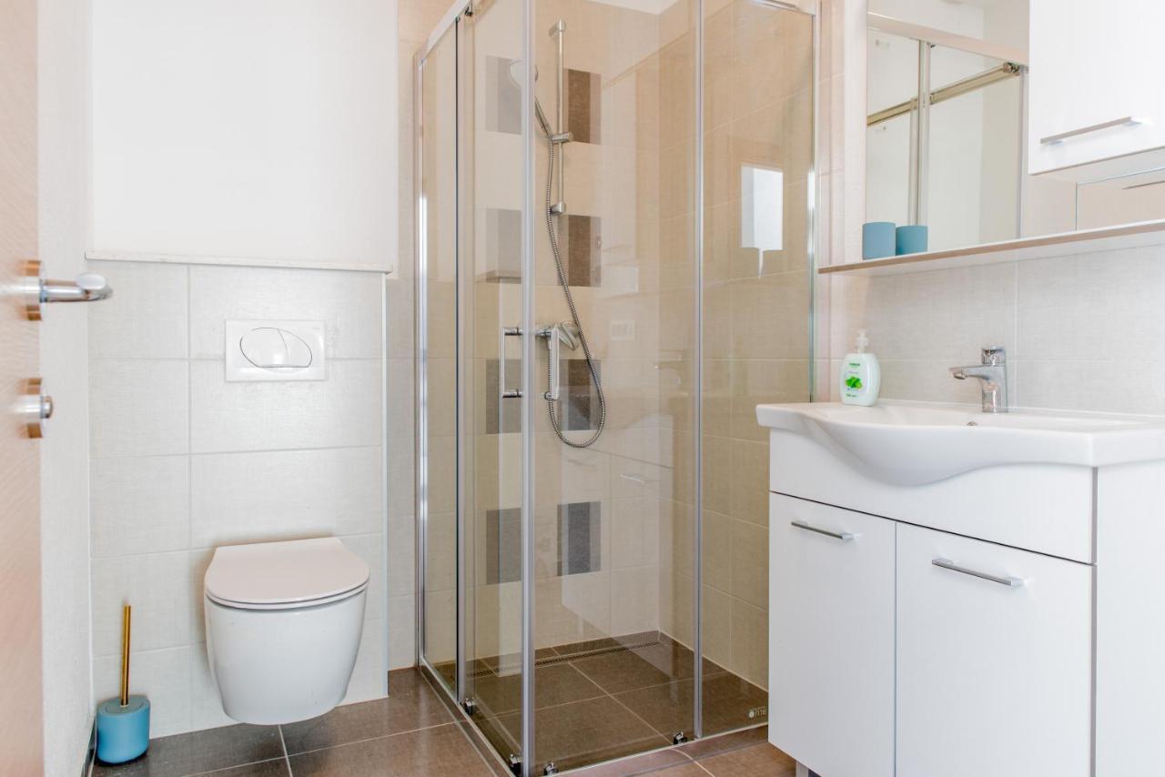 Apartments Zilic Kaštel Stari Екстериор снимка