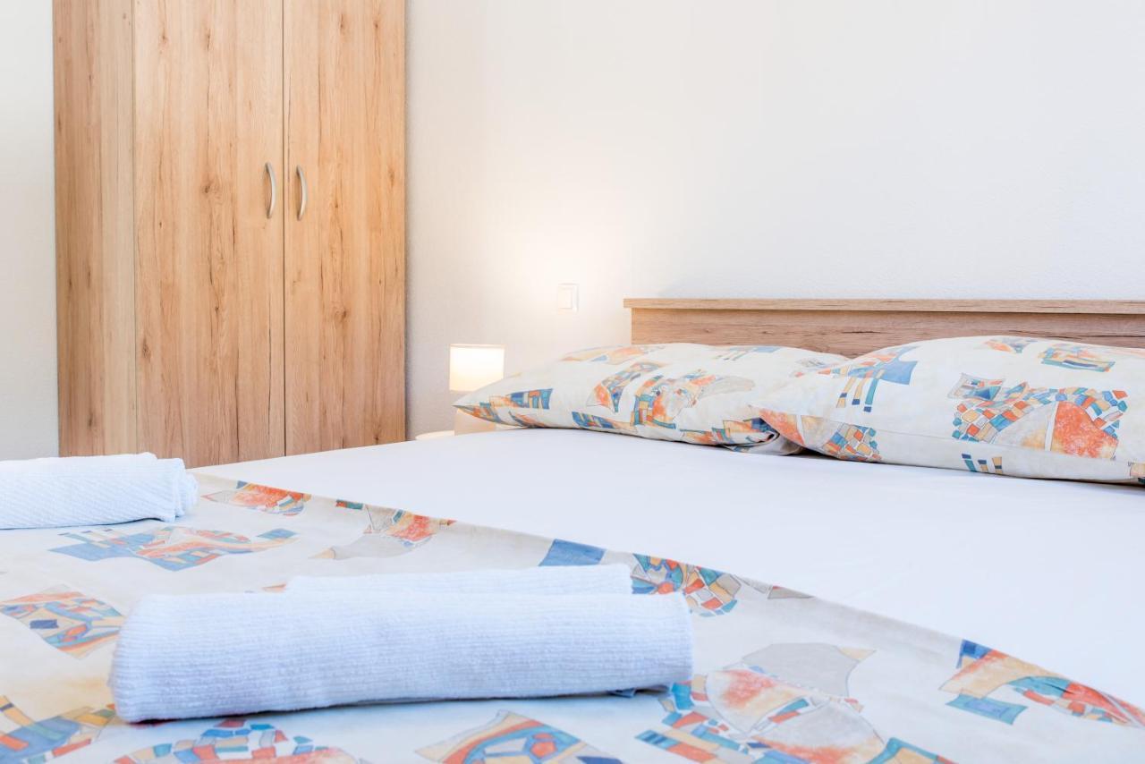 Apartments Zilic Kaštel Stari Екстериор снимка