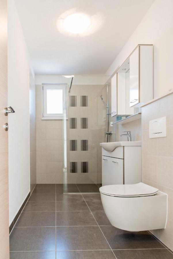 Apartments Zilic Kaštel Stari Екстериор снимка