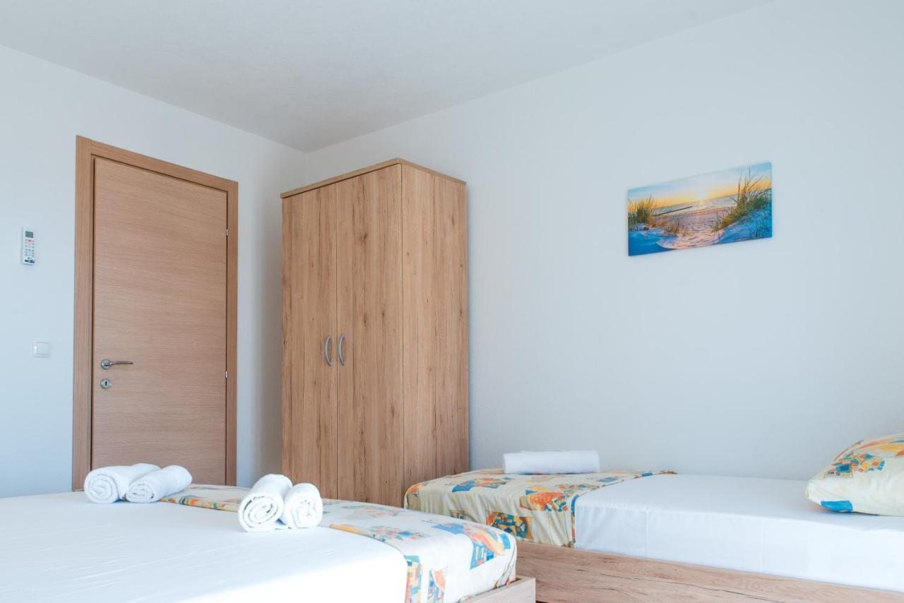 Apartments Zilic Kaštel Stari Екстериор снимка